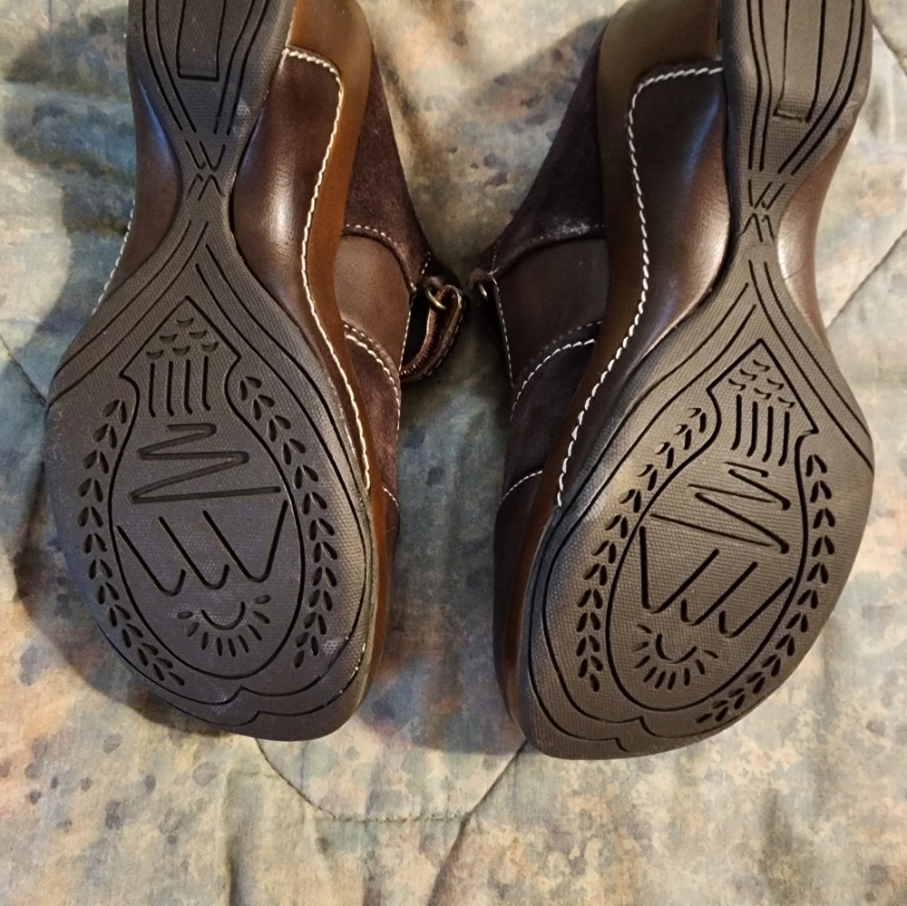 Brown Rialto Comfort 2 inch mules - Picture 2 of 3